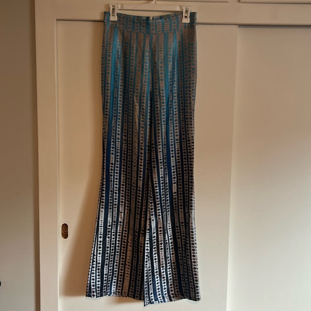 Incredibly cool (homemade?) jester-disco, ombré flair pants